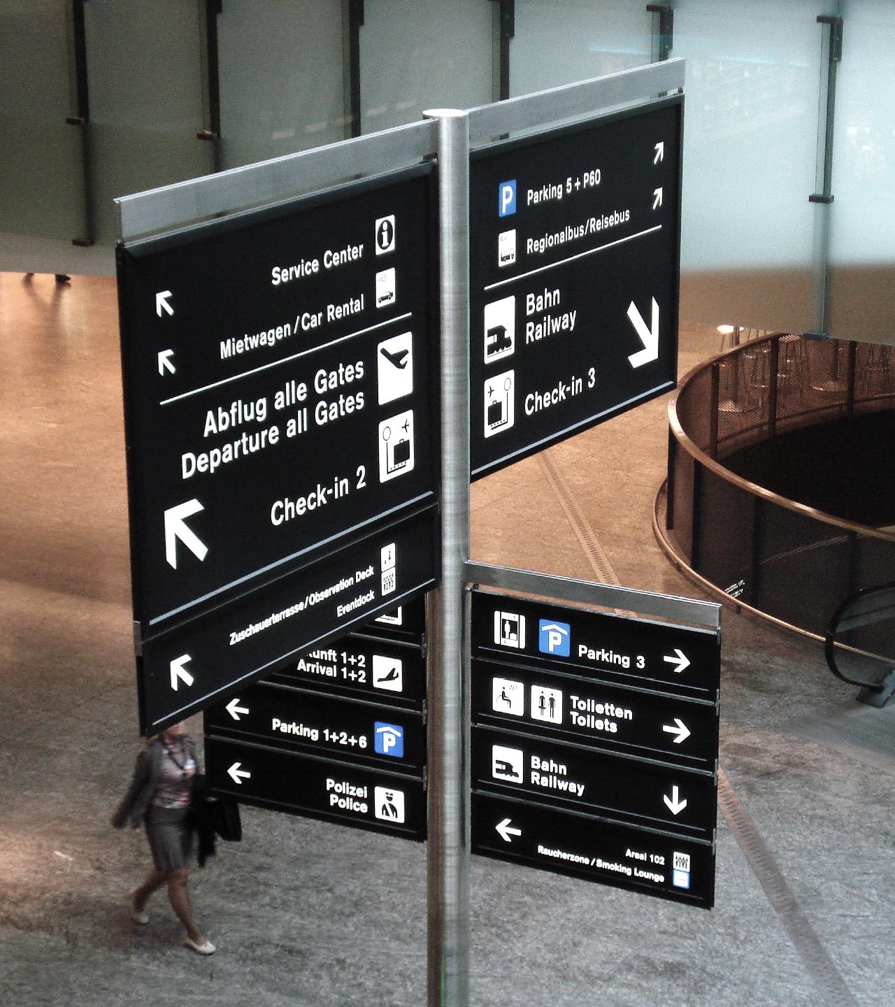 Flughafen Zürich, Flughafen, Airport, Signaletik, Leitsystem, Beschriftung, Information und Wegweisung, Beschriftungkonzept, Signaletikrichtlinien, Grafik, Piktogramme, Icons