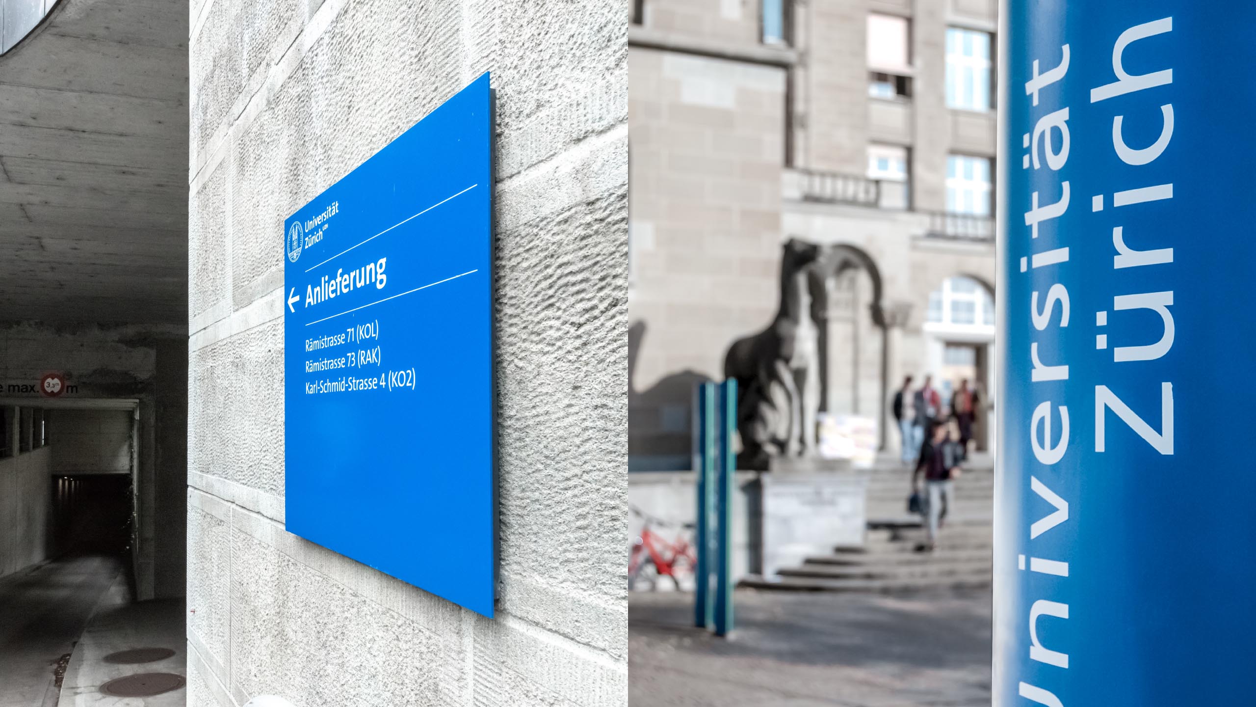 Universität Zürich, Signaletik, Leitsystem, Beschriftung, Information und Wegweisung, Beschriftungs- und Reklamekonzepte, Branding, Logodesign, Logo, Signaletikrichtlinien, Grafik